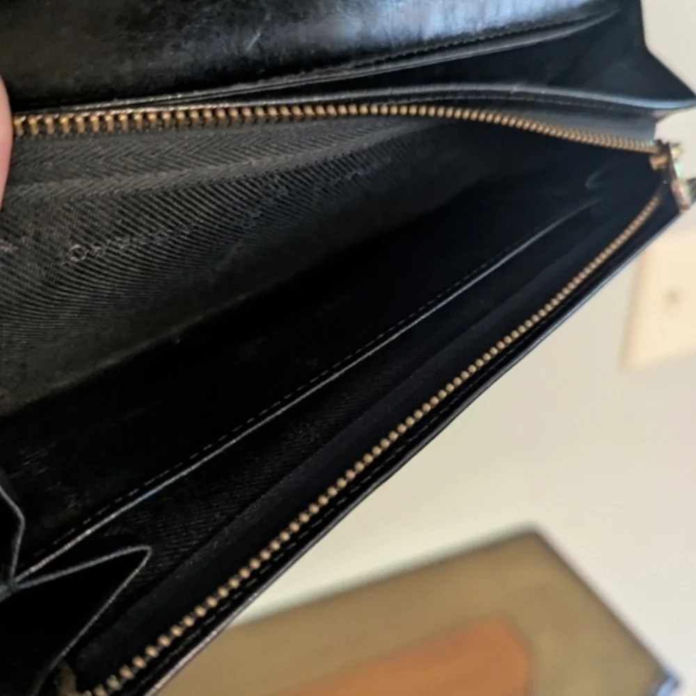 Monsac sleek black